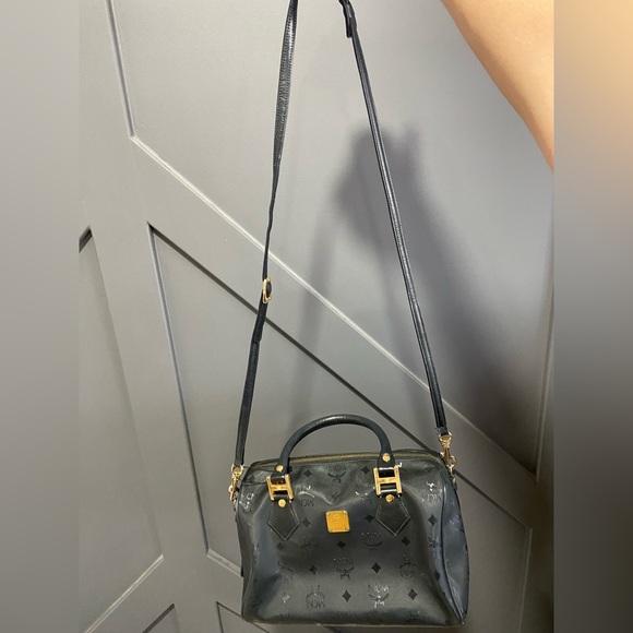 MCM Boston Shoulder/Crossbody Bag - Picture 4 of 16